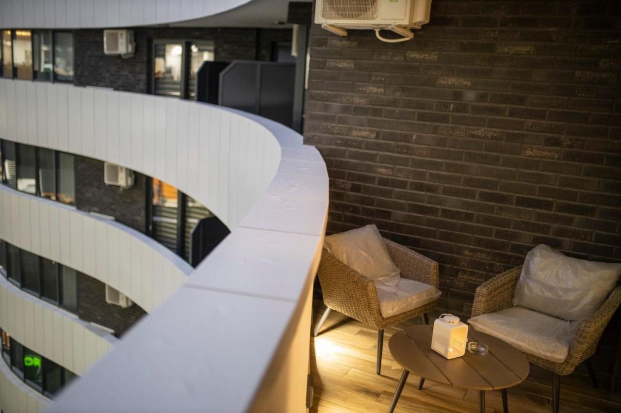 נובי סאד Pupin Palace Apartments מראה חיצוני תמונה